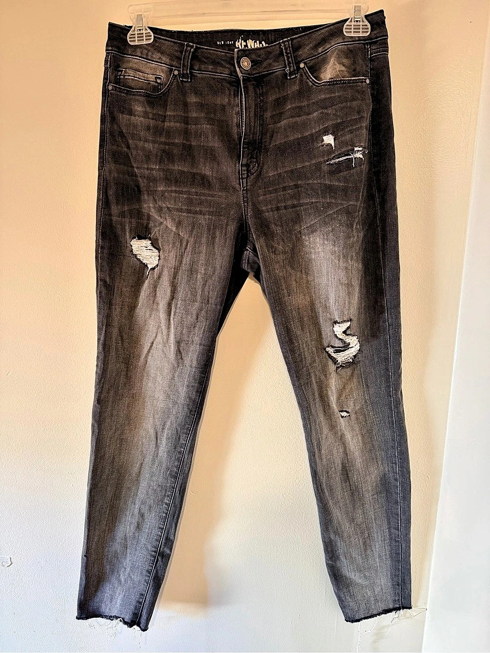 Gray American Eagle Jegging Ripped Skinny Jeans — Size 13